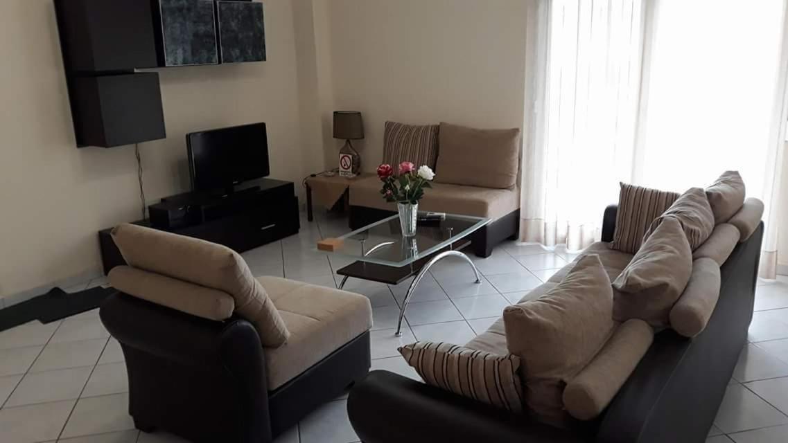 Stathoris Deluxe Apartment เนอาเปรามอส ภายนอก รูปภาพ