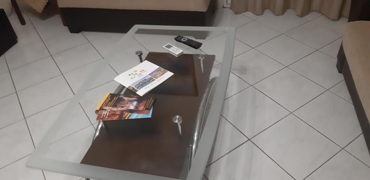 Stathoris Deluxe Apartment เนอาเปรามอส ภายนอก รูปภาพ