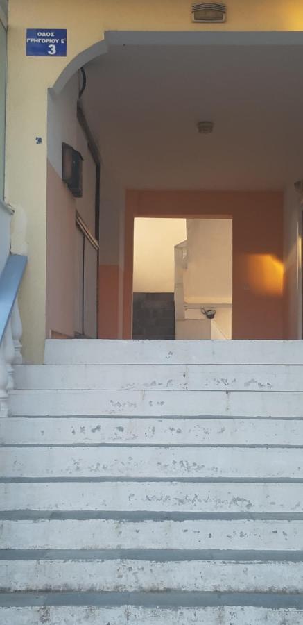 Stathoris Deluxe Apartment เนอาเปรามอส ภายนอก รูปภาพ