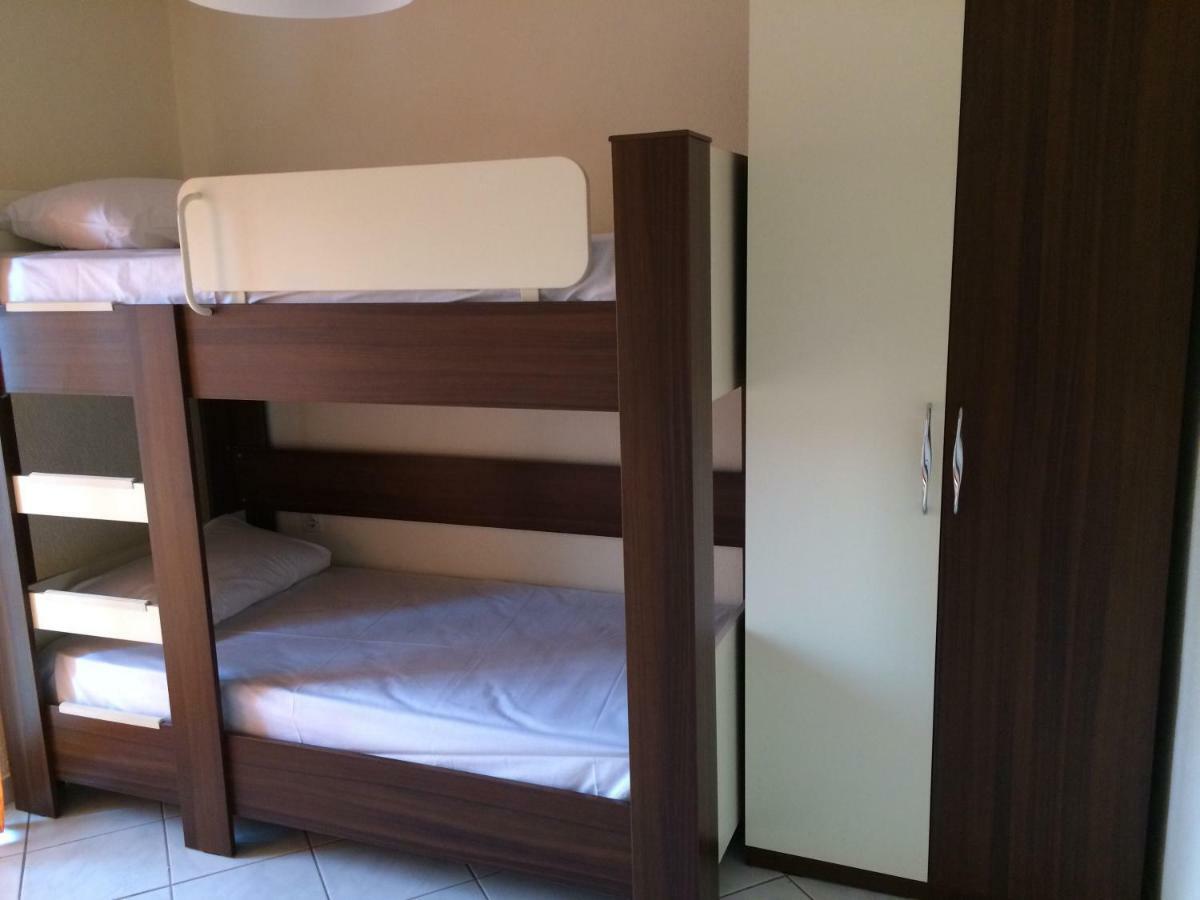 Stathoris Deluxe Apartment เนอาเปรามอส ภายนอก รูปภาพ